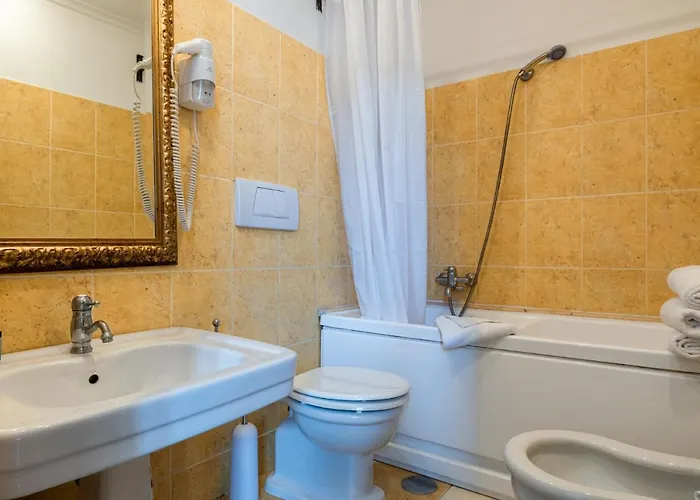 La Maison Royale לינה וארוחת בוקר