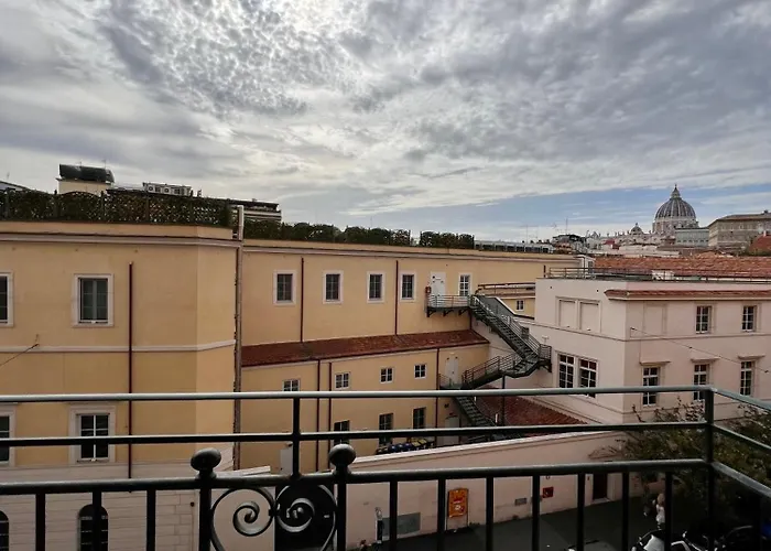 לינה וארוחת בוקר La Maison Royale 4*