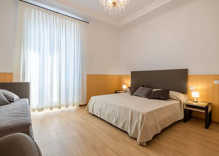 לינה וארוחת בוקר La Maison Royale